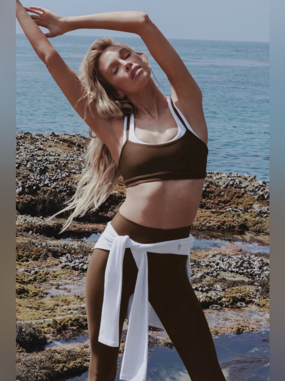 Alo Yoga Airlift Intrigue Bra Espresso